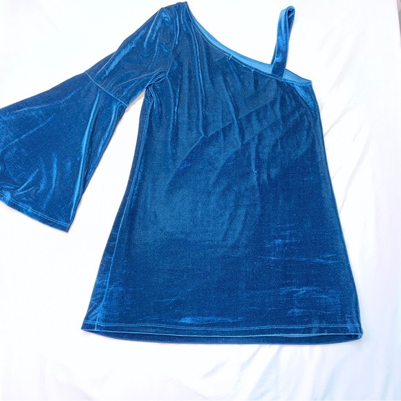 Trina Turk Skies Are Blue one-shoulder velvet dress - Picture 4 of 9